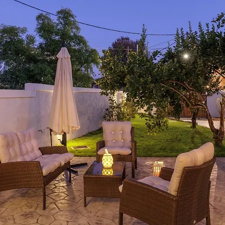 Walnut House - Peaceful Private Garden Willa *